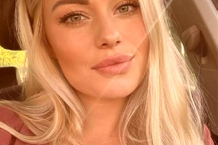 Emily, 38, a blonde hazel-eyed indian companion based in Taipingguan. Offering Tantra, Dinner Date, Party Girl. Available for incall and outcall, overnight b...
