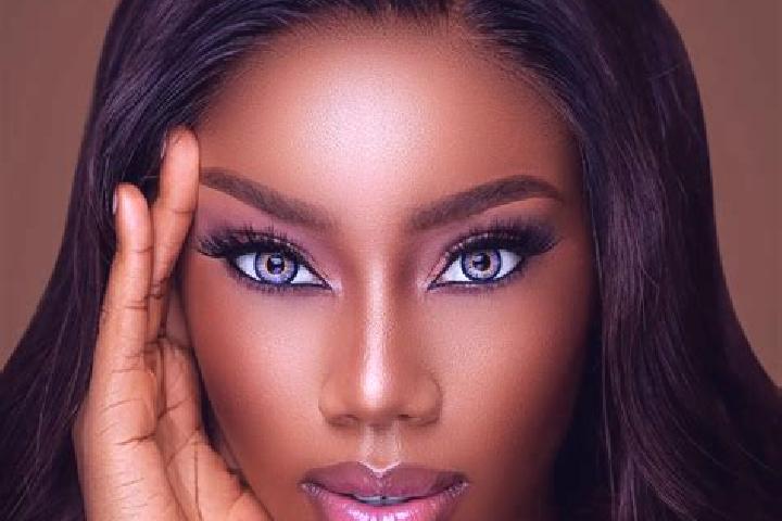 Emily, 38, a chestnut blue-eyed ebony companion based in Coalville. Offering GFE, Deep French Kissing, Striptease, Dinner Date. Available for incall and outc...