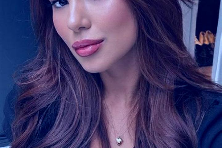 Emily, 38, a chestnut brown-eyed latina companion based in Grootschermer. Offering Duos, Erotic Massage, Overnight. Available for incall and outcall, overnig...