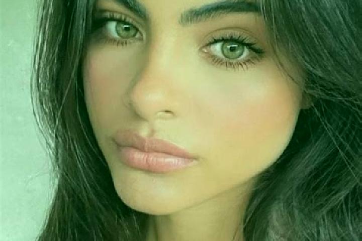Emily, 38, a chestnut dark-eyed indian companion based in Westminster. Offering Couples, Domination, Tantra. Available for incall and outcall, day and evenin...