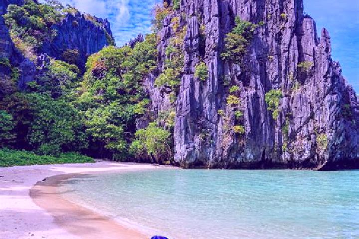 Emily, 38 — Escort in Buyo, Philippines