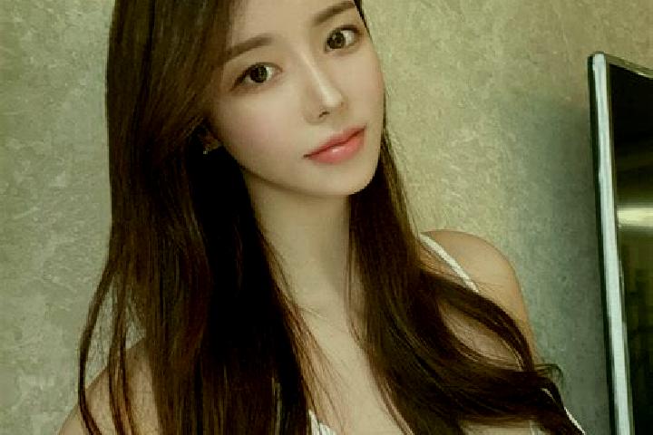 Emily, 38 — Escort in Incehidir, Turkey