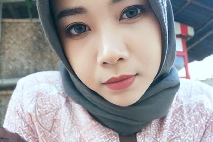 Emily, 38 — Escort in Slahung, Indonesia