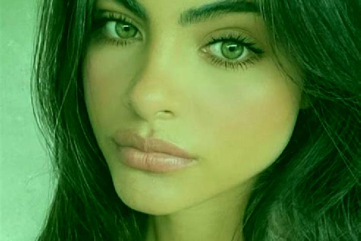 Emily, 39, a brunette brown-eyed indian companion based in Sahneh. Offering Striptease, Dinner Date, Overnight. Available for incall and outcall, overnight b...