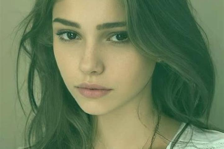 Emily, 39, a chestnut brown-eyed slavic companion based in Daszewice. Offering Overnight, CIM, A-Level, Girlfriend Experience. Available for incall and outca...