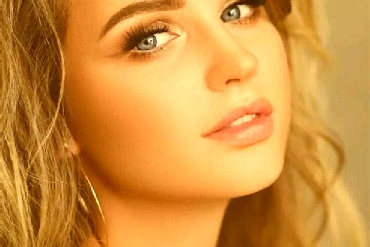 Emily, 39, a dark blonde blue-eyed ebony companion based in Moffat Beach. Offering Striptease, OWO, Deep French Kissing. Available for incall and outcall, da...