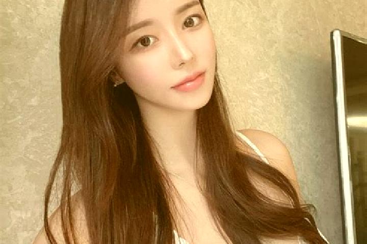Emily, 39 — Escort in Bopu, China