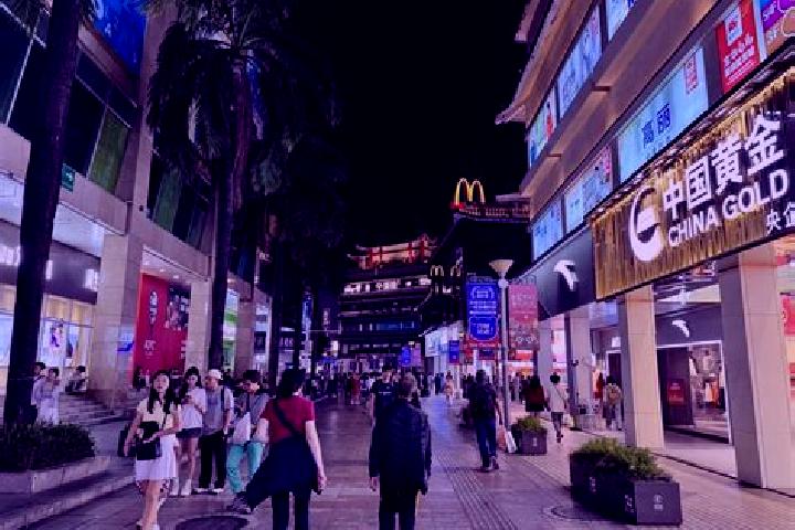 Emily, 39 — Escort in Dongmen, China