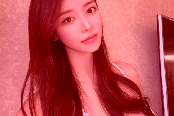 Emily, 39 — Escort in Kuzhu, China