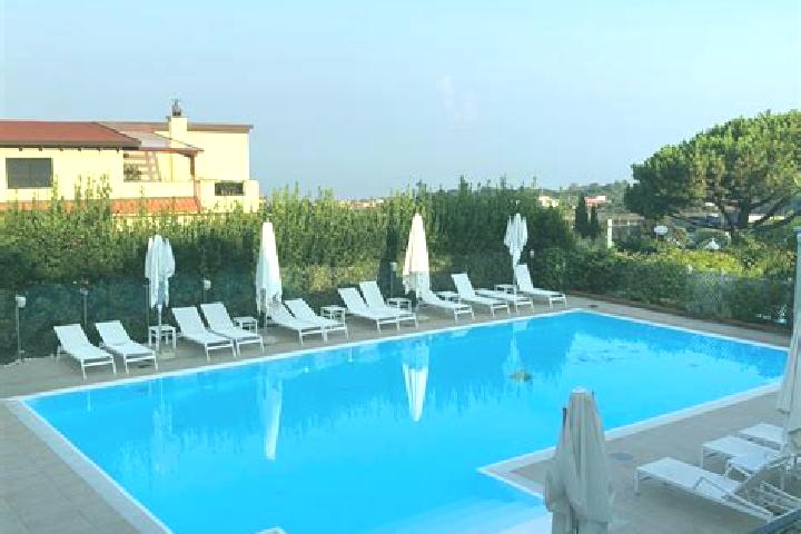 Emily, 39 — Escort in Massa di Somma, Italy