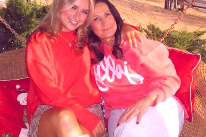 Emily, 39 — Escort in Verdunville, United States