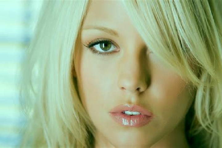 Emma, 20, a blonde brown-eyed caribbean companion based in Tendeparacua. Offering CIM, Duos, A-Level. Available for incall and outcall, overnight bookings av...
