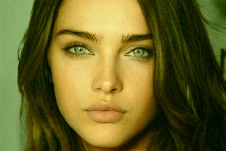 Emma, 20, a brunette green-eyed indian companion based in Popcorn House. Offering Overnight, BDSM, 69. Available for incall and outcall, day and evening dates.