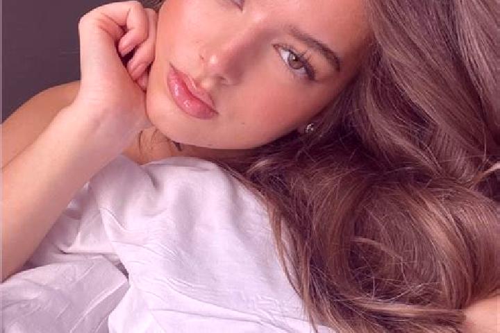 Emma, 20, a chestnut brown-eyed latina companion based in Lasberg. Offering Prostate Massage, 69, Tantra, Couples. Available for incall and outcall, day and ...
