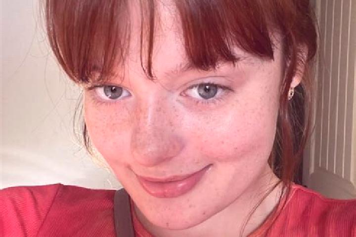 Emma, 20, a red brown-eyed european companion based in Chail. Offering BDSM, OWO, Fetish. Available for incall and outcall, overnight bookings available.