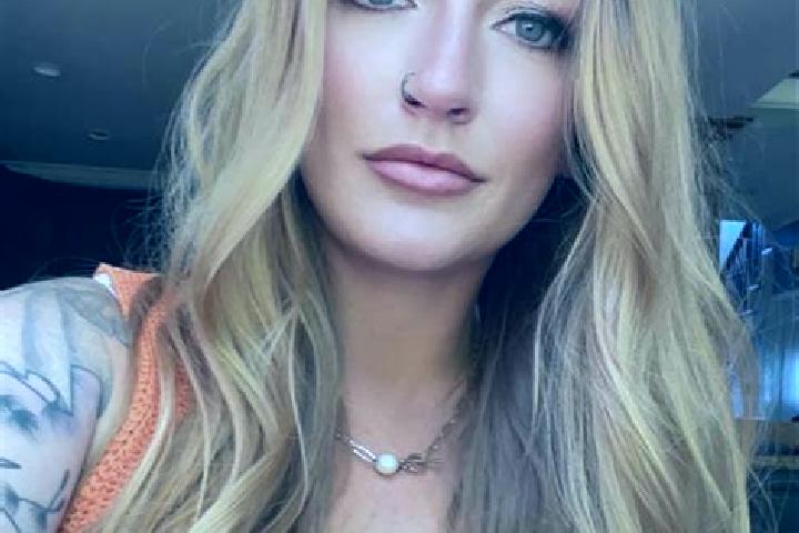 Emma, 20 — Escort in Beals, United States
