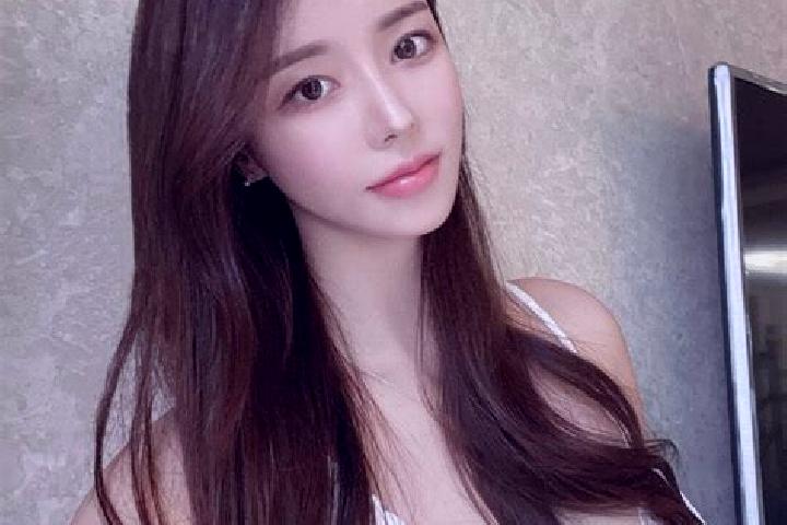Emma, 20 — Escort in Namaqie, China