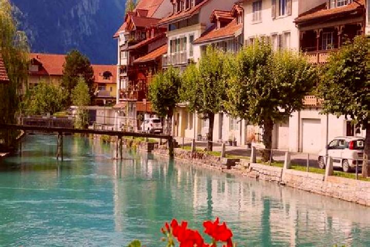 Emma, 20 — Escort in Rueggisberg, Switzerland