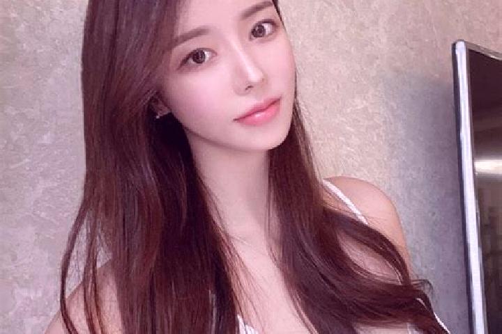 Emma, 20 — Escort in Tieshanlong, China