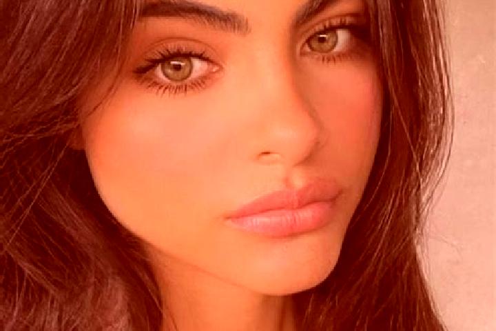 Emma, 21, a black green-eyed indian companion based in Bogdanesti. Offering Couples, Massage, Tantra. Available for incall and outcall, day and evening dates.