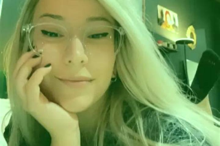 Emma, 21, a blonde grey-eyed ebony companion based in Chambourg-sur-Indre. Offering Dinner Date, Fetish, Prostate Massage. Available for incall and outcall, ...