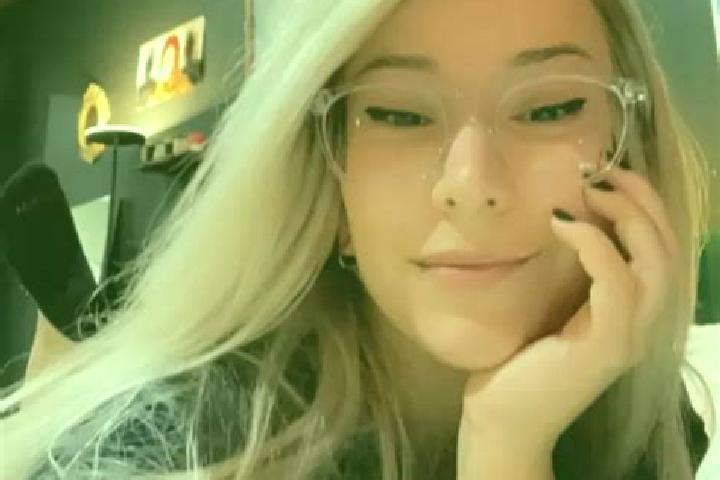 Emma, 21, a blonde hazel-eyed asian companion based in Saint-Vincent-des-Landes. Offering CIM, Striptease, 69, Prostate Massage. Available for incall and out...