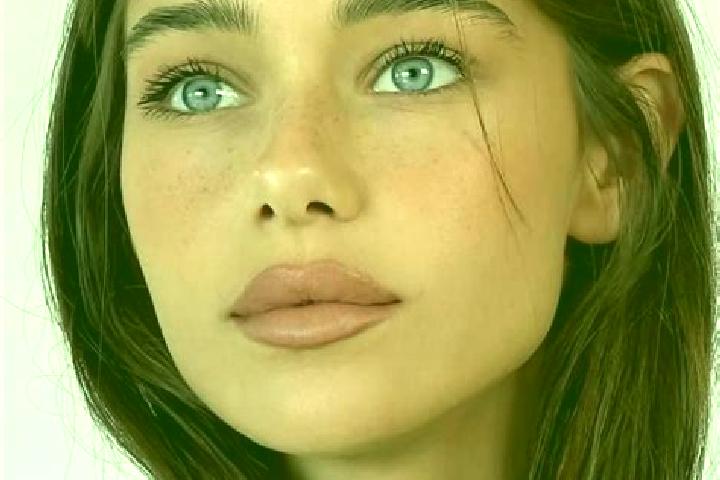 Emma, 21, a brunette brown-eyed caucasian companion based in Karanganyar. Offering OWO, Domination, Massage, Couples. Available for incall and outcall, day a...