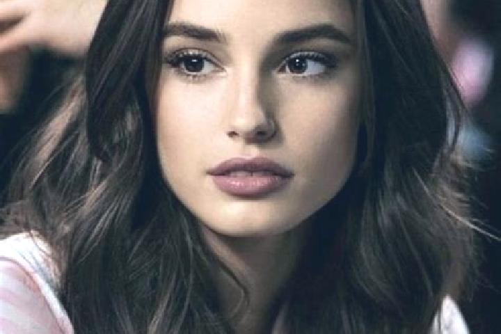 Emma, 21, a brunette brown-eyed ebony companion based in East York. Offering OWO, Erotic Massage, A-Level. Available for incall and outcall, day and evening ...