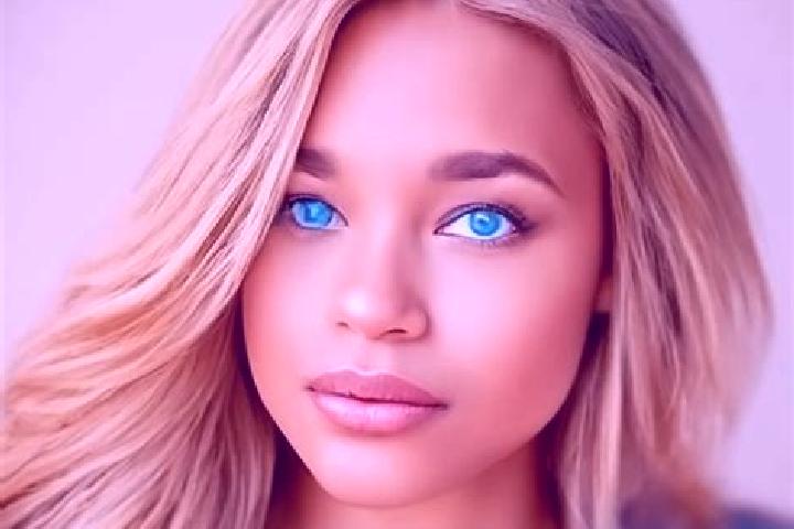 Emma, 21, a chestnut blue-eyed latina companion based in Phon Sai. Offering Massage, Striptease. Available for incall and outcall, overnight bookings available.