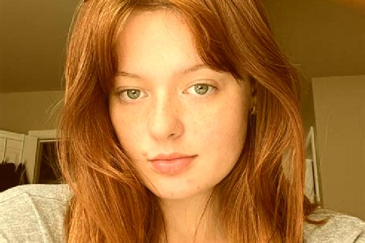 Emma, 21, a red dark-eyed ebony companion based in Monteombraro. Offering Dinner Date, Tantra, 69. Available for incall and outcall, day and evening dates.