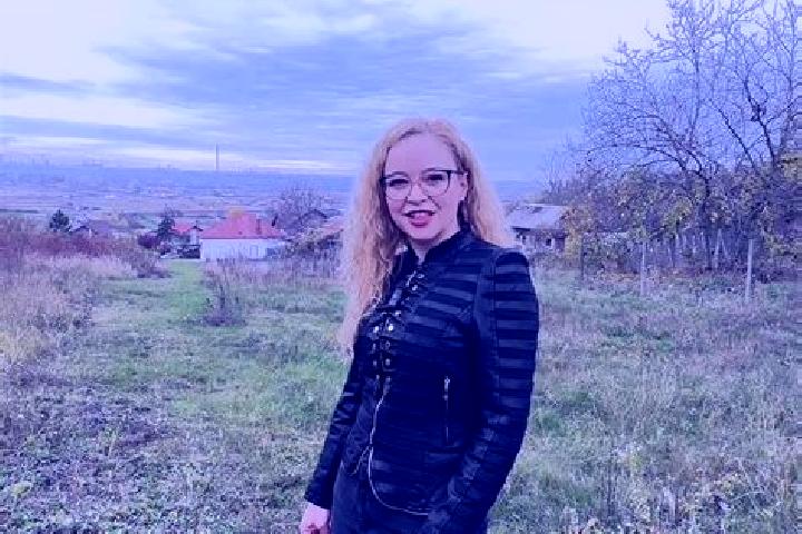 Emma, 21 — Escort in Bradu, Romania