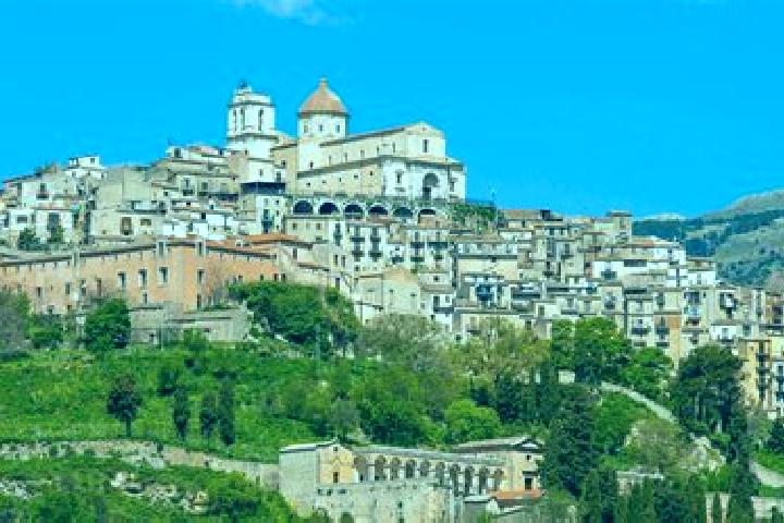 Emma, 21 — Escort in Castel di Lama, Italy