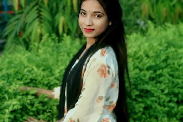 Emma, 21 — Escort in Nur, Iran