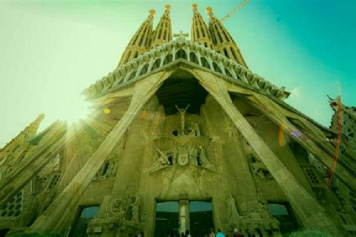 Emma, 21 — Escort in Sagrada Familia, Chile
