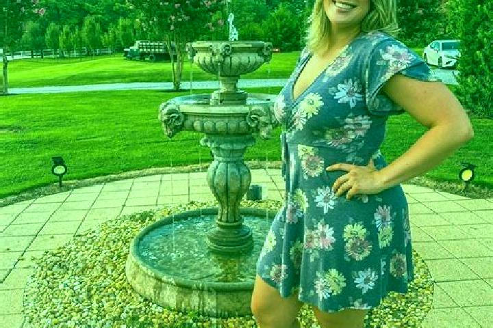 Emma, 21 — Escort in Summerville, United States