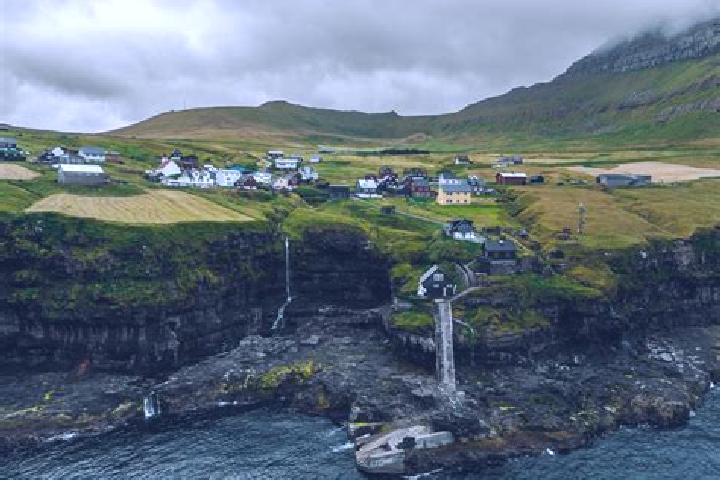 Emma, 21 — Escort in Vidareidi, Faroe Islands