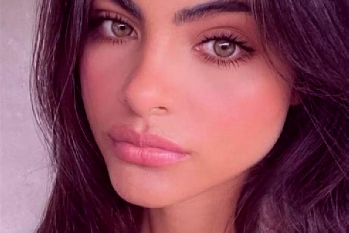 Emma, 22, a black hazel-eyed latina companion based in Lybeniq. Offering Overnight, Striptease, Travel Companion, GFE. Available for incall and outcall, day ...