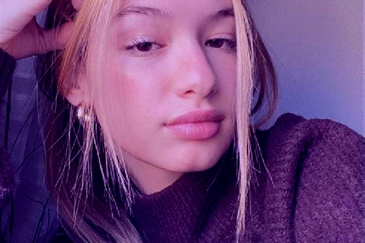 Emma, 22, a blonde brown-eyed caribbean companion based in Plumtree. Offering Duos, Couples, GFE. Available for incall and outcall, overnight bookings availa...