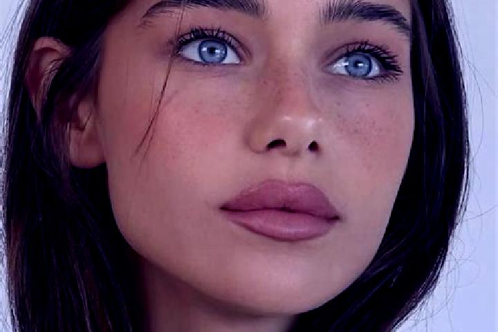 Emma, 22, a brunette grey-eyed indian companion based in Stronie Slaskie. Offering Massage, BDSM. Available for incall and outcall, overnight bookings availa...