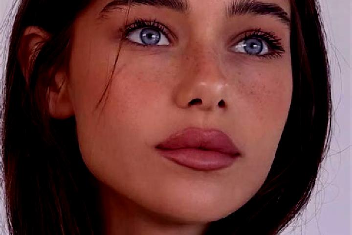 Emma, 22, a brunette grey-eyed middle eastern companion based in One North. Offering Party Girl, CIM, Dinner Date, Overnight. Available for incall and outcal...
