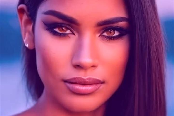 Emma, 22, a chestnut amber-eyed latina companion based in Mbamba Bay. Offering Striptease, A-Level, 69. Available for incall and outcall, day and evening dates.