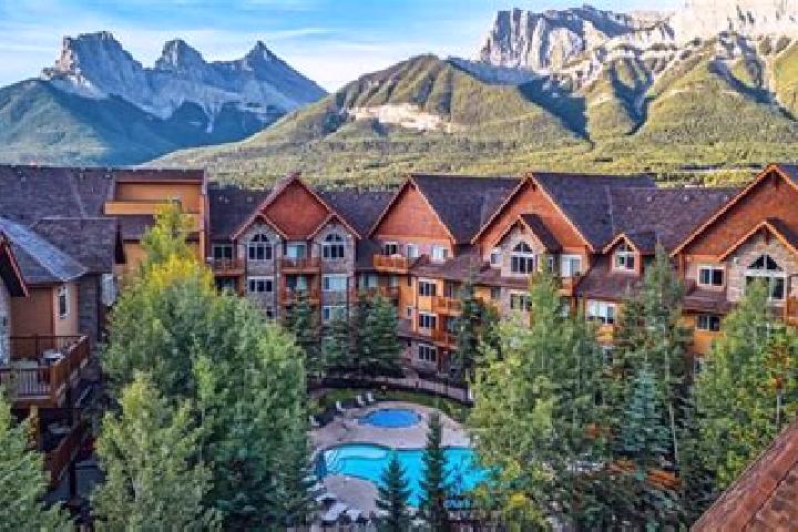Emma, 22 — Escort in Canmore, Canada