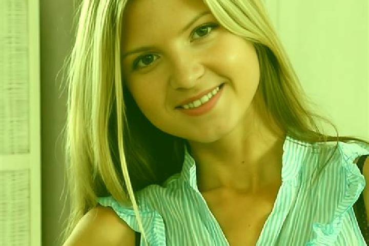 Emma, 22 — Escort in Garson, Canada