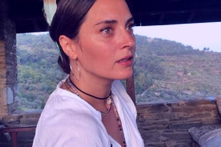 Emma, 22 — Escort in Guerbuez, Turkey