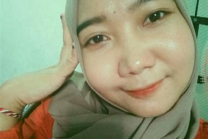 Emma, 22 — Escort in Kemantren Satu, Indonesia