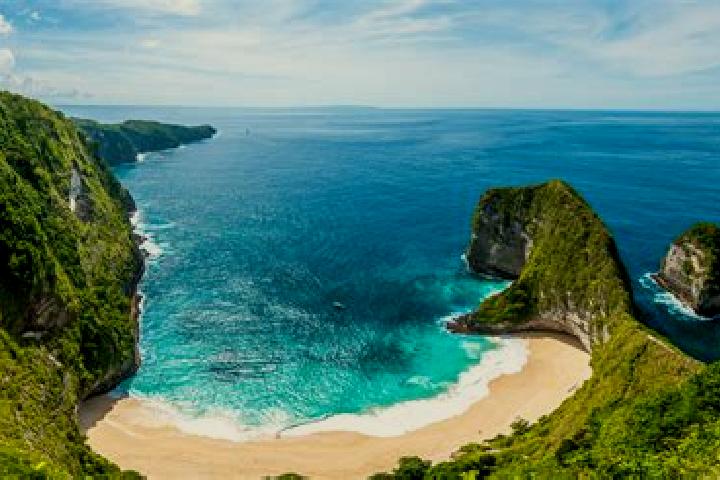 Emma, 22 — Escort in Pacitan, Indonesia