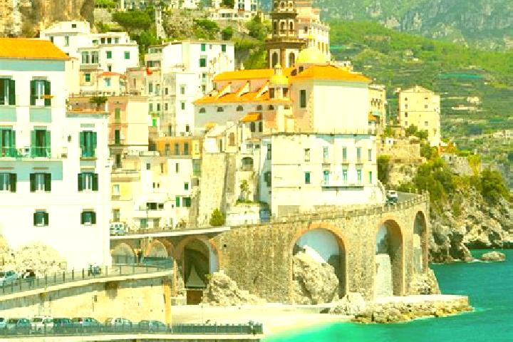 Emma, 22 — Escort in Perletto, Italy
