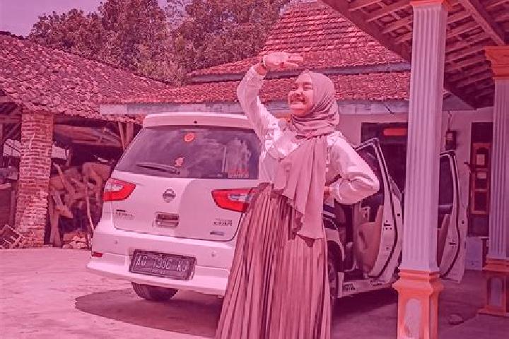 Emma, 22 — Escort in Plosorejo, Indonesia