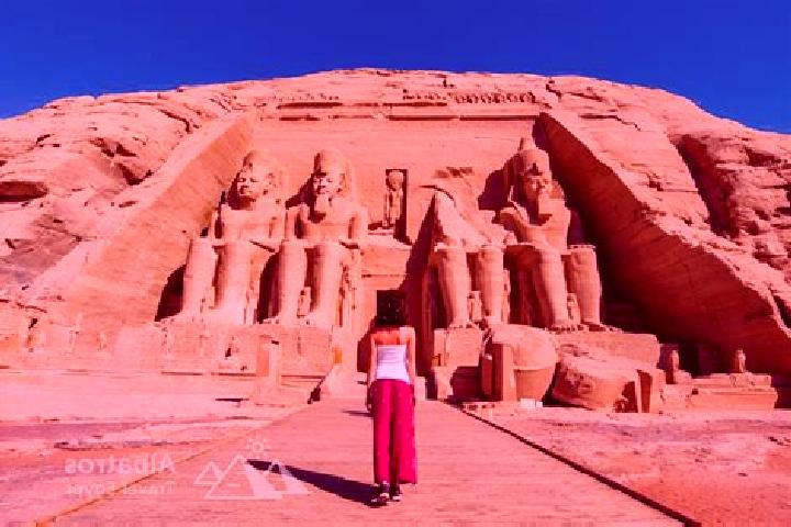 Emma, 22 — Escort in Qina, Egypt
