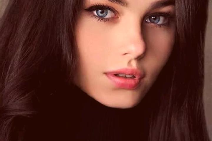 Emma, 23, a red dark-eyed caucasian companion based in Hamada. Offering GFE, Overnight, Massage, OWO. Available for incall and outcall, overnight bookings av...